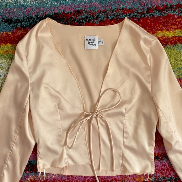 PRINCESS POLLY LONG SLEEVE FRONT TIE TOP - Picture 2 of 9